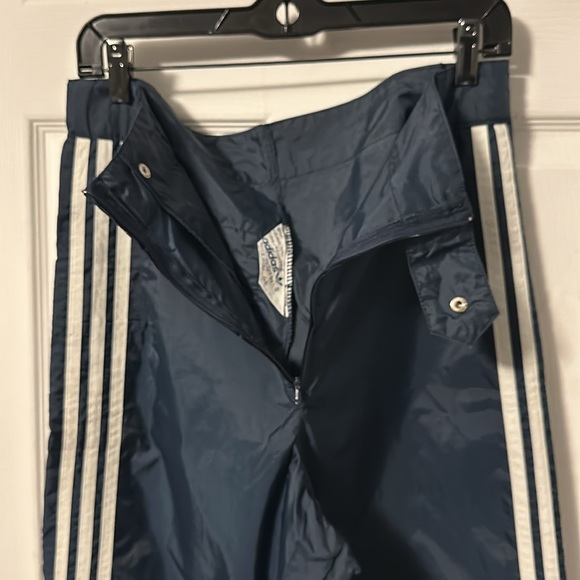 Vintage adidas women’s wind breaker with zipper slits size small 100% Nylon - Picture 10 of 15